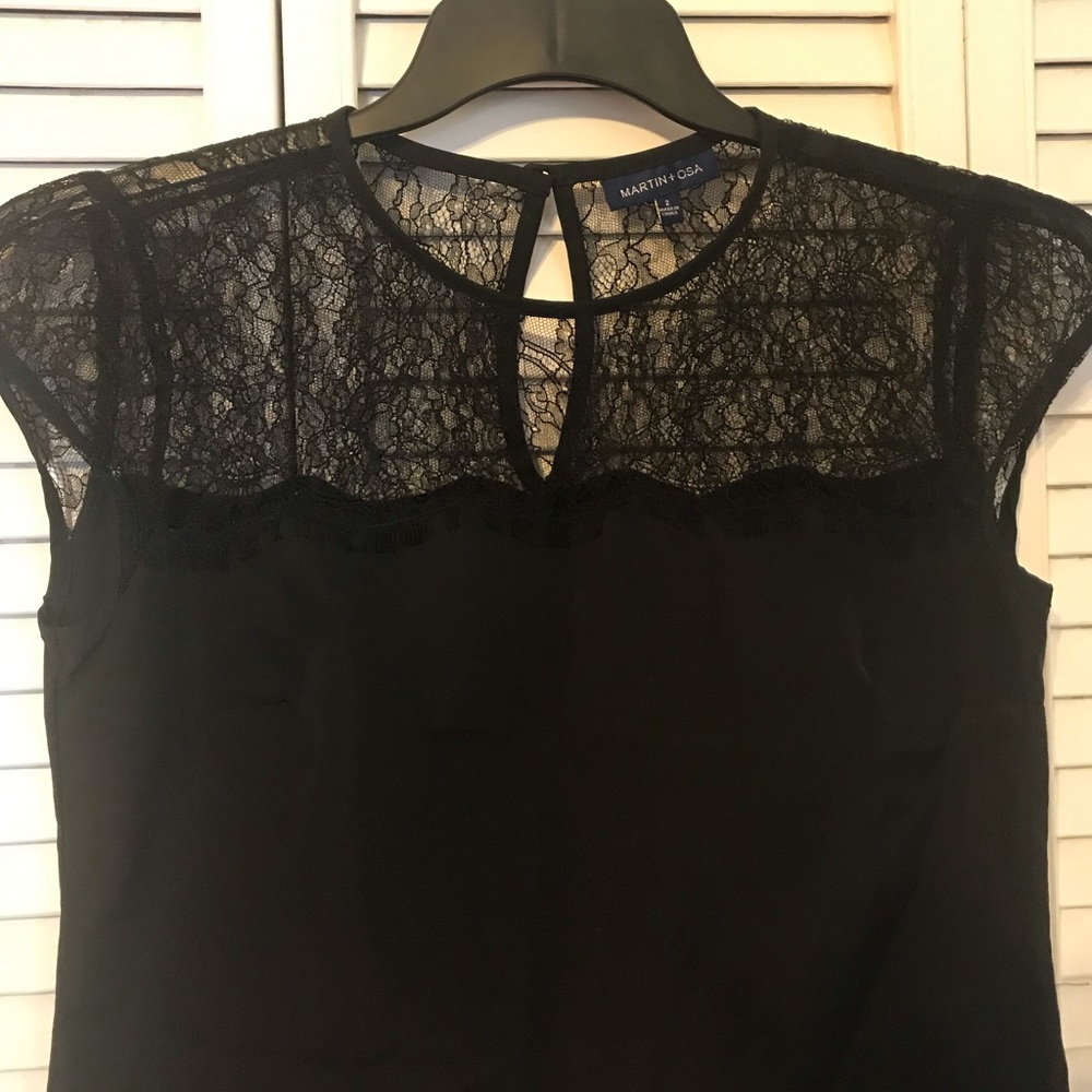 Cap sleeve lace top